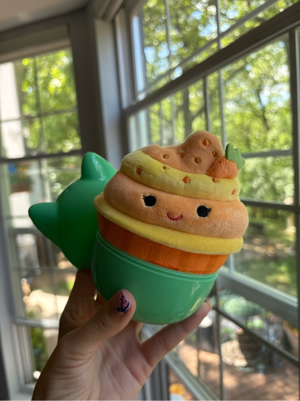 Keisha the orange and yellow carrot cake cupcake squishmallow NWT 5in mystery